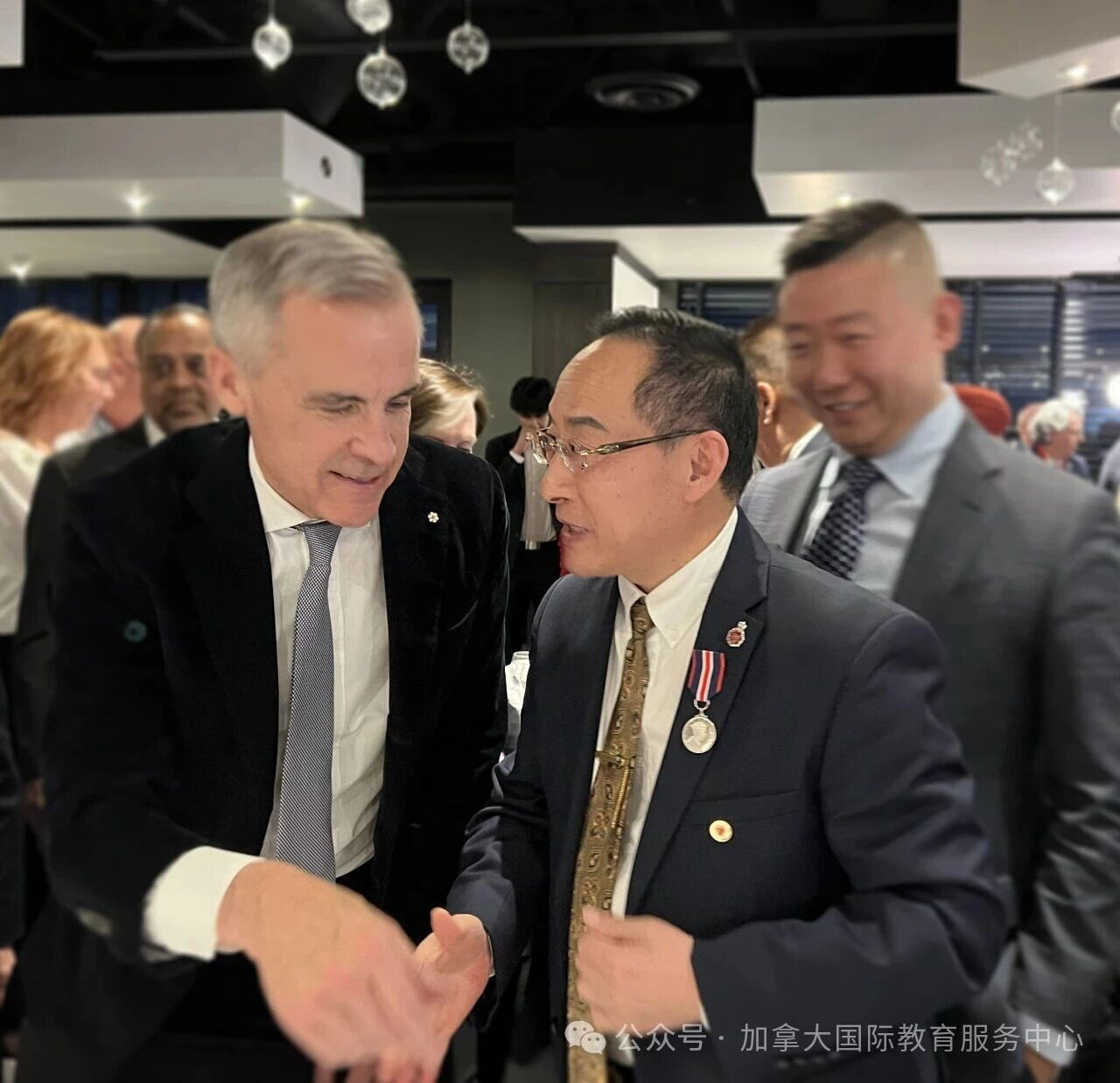 应邀参加加拿大总理见面招待会