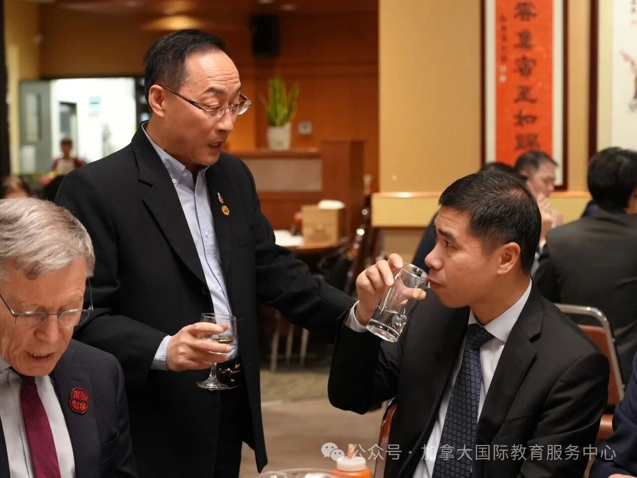 中国驻加拿大大使王镝来访曼省温尼伯 会见曼省省长